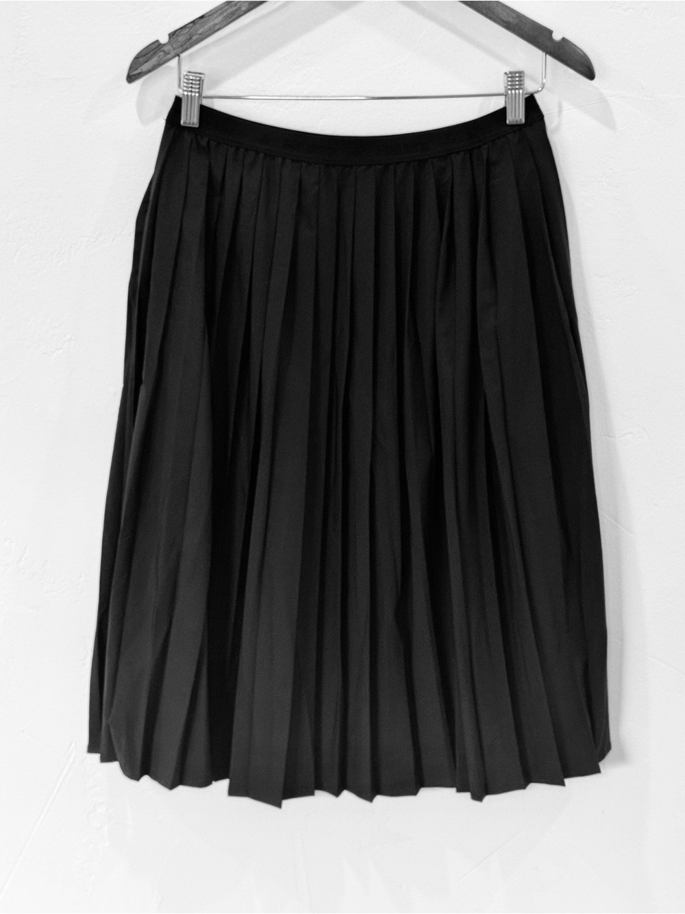HALARA High Waisted Pleated Quick Dry Midi Skirt Pockets Black Size Med. NWT!